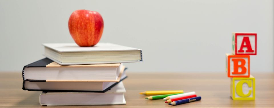 Kako djeci približiti kemiju i fiziku kroz jednostavne pokuse kod kuće – 3 pokusa za bolje znanje i iskustvo školaraca