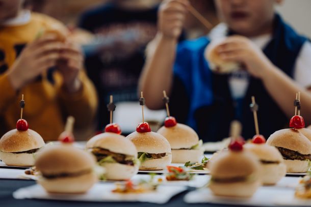 ribafish-pripremao-jela-za-osnovnoskolce-2