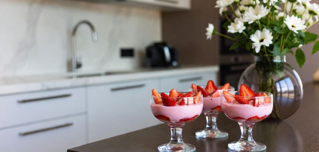 Brzi recept za zdravi mousse od jagoda koji djeca obožavaju, a imamo i verziju za bebe