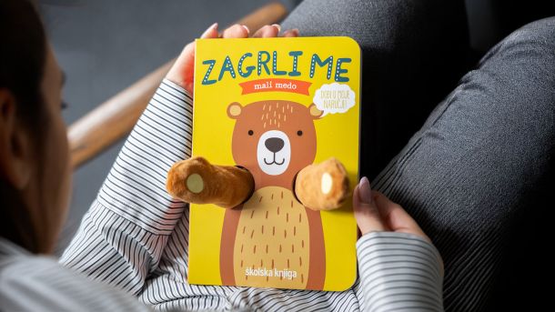 slikovnice-zagrli-me-mali-medo