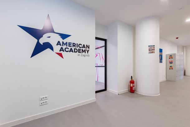 american-academy-skola-4