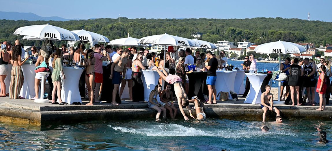 Odlična atmosfera na  Mulino Beach x Extravagant party
